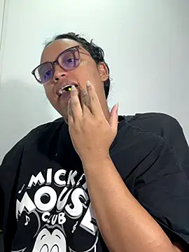 Snapshot of angela_angels_ chatting on 09.28.25 angela angels  online show from 09.28.25