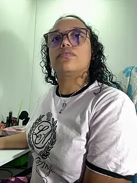 Snapshot of angela_angels_ chatting on 09.30.25 angela angels  online show from 09.30.25