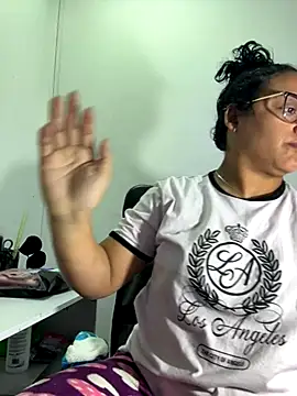 Snapshot of angela_angels_ chatting on 10.01.25 angela angels  online show from 10.01.25