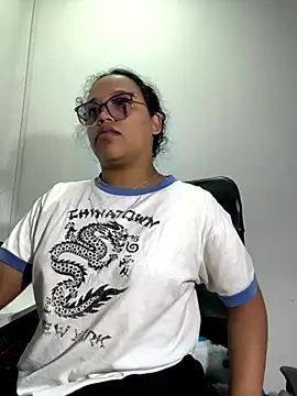 Snapshot of angela_angels_ chatting on 10.06.25 angela angels  online show from 10.06.25