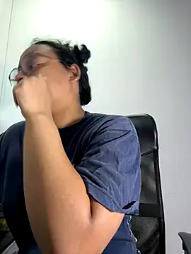 Snapshot of angela_angels_ chatting on 10.11.25 angela angels  online show from 10.11.25