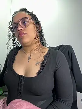 Snapshot of angela_angels_ chatting on 10.18.25 angela angels  online show from 10.18.25