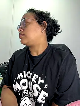 Snapshot of angela_angels_ chatting on 10.19.25 angela angels  online show from 10.19.25