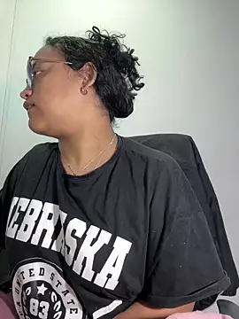 Snapshot of angela_angels_ chatting on 10.21.25 angela angels  online show from 10.21.25