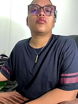 Snapshot of angela_angels_ chatting on 10.22.25 angela angels  online show from 10.22.25