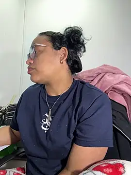 Snapshot of angela_angels_ chatting on 10.25.25 angela angels  online show from 10.25.25