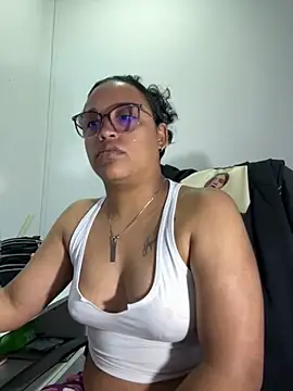 Snapshot of angela_angels_ chatting on 10.27.25 angela angels  online show from 10.27.25