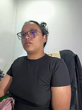 Snapshot of angela_angels_ chatting on 10.31.25 angela angels  online show from 10.31.25