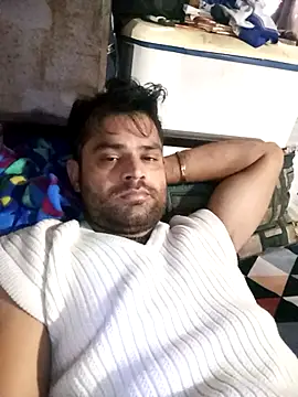 Snapshot of Priynkarani chatting on 11.13.25 Priynkarani online show from 11.13.25