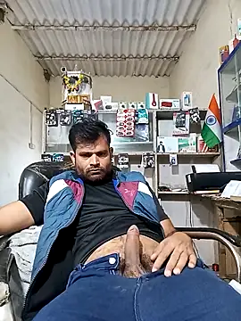 Snapshot of Priynkarani chatting on 11.15.25 Priynkarani online show from 11.15.25