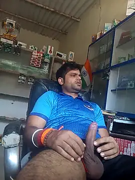 Snapshot of Priynkarani chatting on 11.30.25 Priynkarani online show from 11.30.25