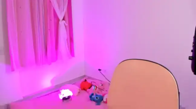 Snapshot of p3ach1 chatting on 12.03.24 p3ach1 online show from 12.03.24