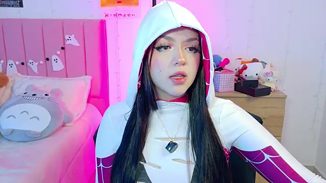 Snapshot of p3ach1 chatting on 10.28.25 p3ach1 online show from 10.28.25