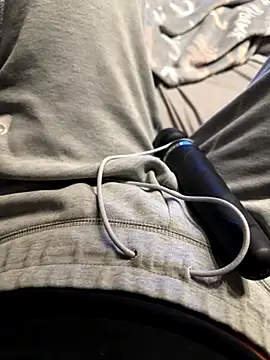 Snapshot of Ana-05 chatting on 09.30.25 Ana-05 online show from 09.30.25