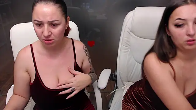 Snapshot of Amy--Samy chatting on 12.13.24 Amy--Samy online show from 12.13.24