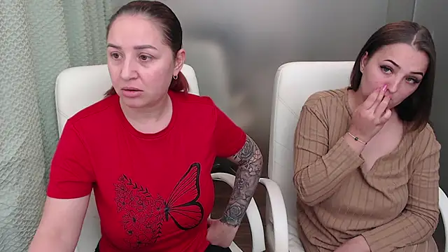 Snapshot of Amy--Samy chatting on 03.10.25 Amy--Samy online show from 03.10.25