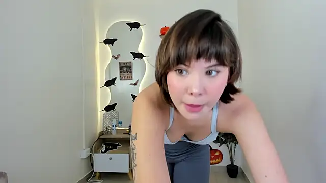 Hellen coy online show from 10.29.25