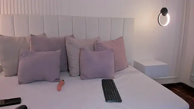 emily figueroa online show from 03.05.25
