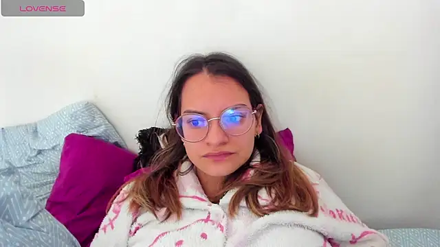 Angie Pirss online show from 12.15.25