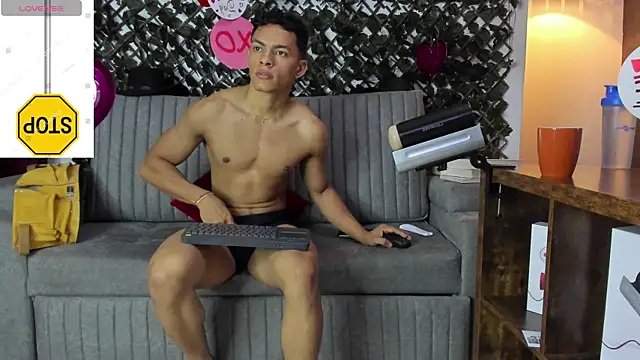 Snapshot of _EUFRATES_ chatting on 02.17.25 EUFRATES online show from 02.17.25