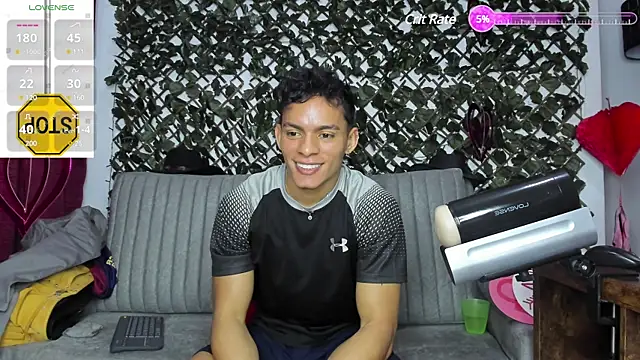 Snapshot of _EUFRATES_ chatting on 02.19.25 EUFRATES online show from 02.19.25