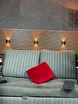 Snapshot of _EUFRATES_ chatting on 09.12.25 EUFRATES online show from 09.12.25