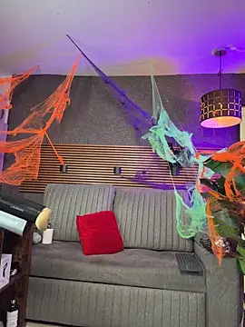 Snapshot of _EUFRATES_ chatting on 10.22.25 EUFRATES online show from 10.22.25