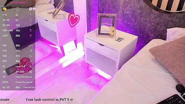 Snapshot of miss10_antonella chatting on 02.19.25 miss10 antonella online show from 02.19.25