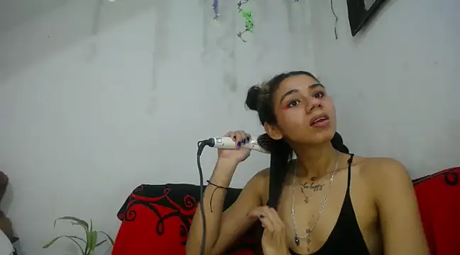 Snapshot of diamonmeli chatting on 01.09.25 diamonmeli online show from 01.09.25