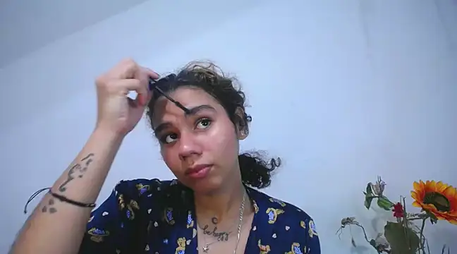 Snapshot of diamonmeli chatting on 01.18.25 diamonmeli online show from 01.18.25