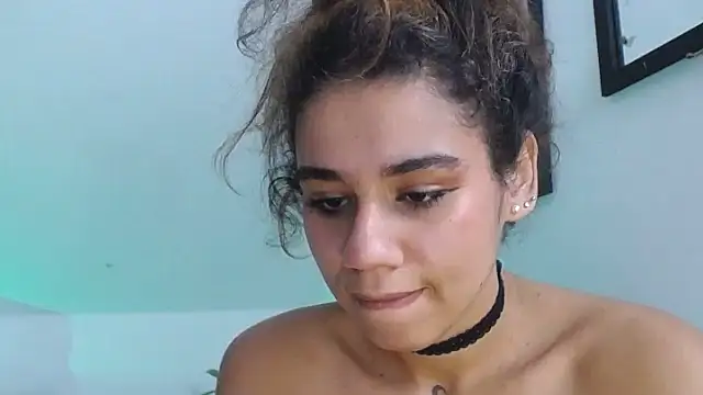 Snapshot of diamonmeli chatting on 02.09.25 diamonmeli online show from 02.09.25