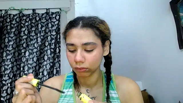 Snapshot of diamonmeli chatting on 03.05.25 diamonmeli online show from 03.05.25