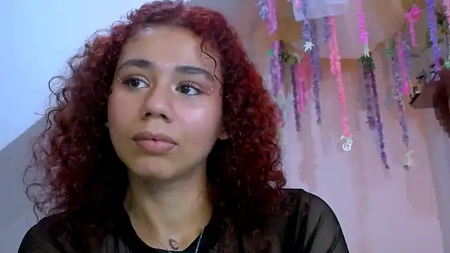 Snapshot of diamonmeli chatting on 03.08.25 diamonmeli online show from 03.08.25