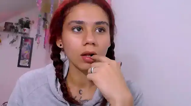 Snapshot of diamonmeli chatting on 03.15.25 diamonmeli online show from 03.15.25