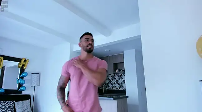 Snapshot of tony_muscle chatting on 12.29.24 tony muscle online show from 12.29.24