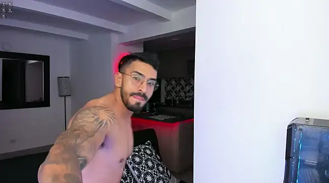 Snapshot of tony_muscle chatting on 01.17.25 tony muscle online show from 01.17.25
