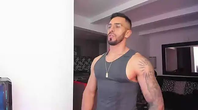 Snapshot of tony_muscle chatting on 03.19.25 tony muscle online show from 03.19.25