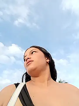 girl milk1 online show from 11.03.25