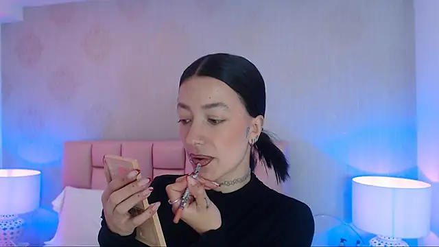 Snapshot of Zoe_Vixen chatting on 01.17.25 Zoe Vixen online show from 01.17.25