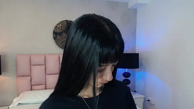 Snapshot of Zoe_Vixen chatting on 02.17.25 Zoe Vixen online show from 02.17.25