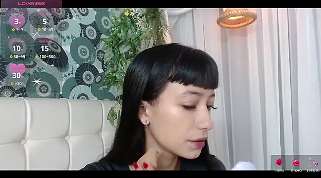 Snapshot of Zoe_Vixen chatting on 03.17.25 Zoe Vixen online show from 03.17.25