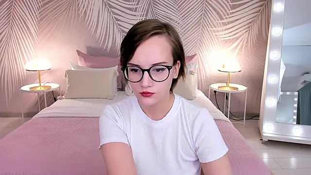 StellaGloww online show from 02.03.25