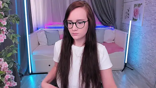 StellaGloww online show from 09.15.25