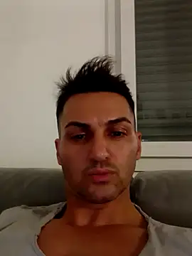 Snapshot of belmorettto chatting on 10.01.25 belmorettto online show from 10.01.25