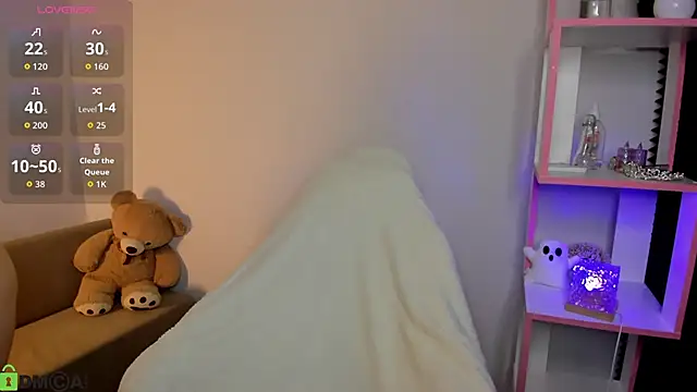 Linablueeyed online show from 10.28.25