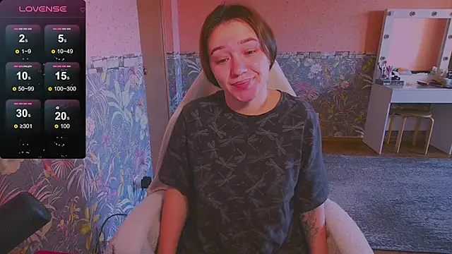 Chloe strip online show from 09.29.25