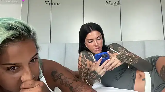 Snapshot of venus-magik chatting on 09.21.25 venus-magik online show from 09.21.25