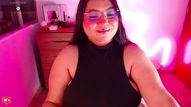 Snapshot of Rebeca_charme21 chatting on 01.18.25 Rebeca charme21 online show from 01.18.25
