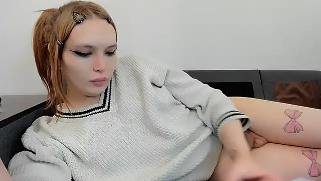 Snapshot of fem_to chatting on 12.16.24 fem to online show from 12.16.24