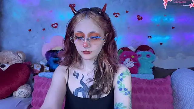 Snapshot of _Devill_Baby chatting on 03.04.26 Devill Baby online show from 03.04.26